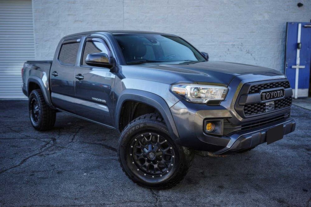Toyota Tacoma      2019