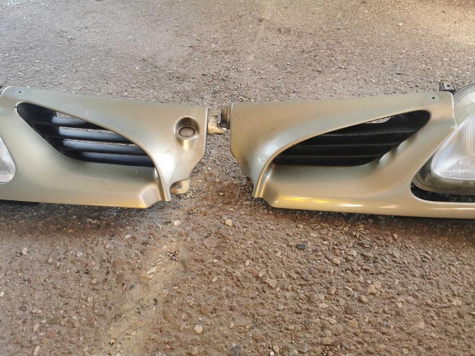 Faróis e grelha frontal Renault scenic 1997