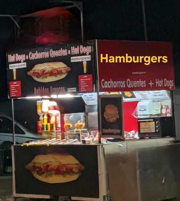 Food Truck de cachorros e hamburgers