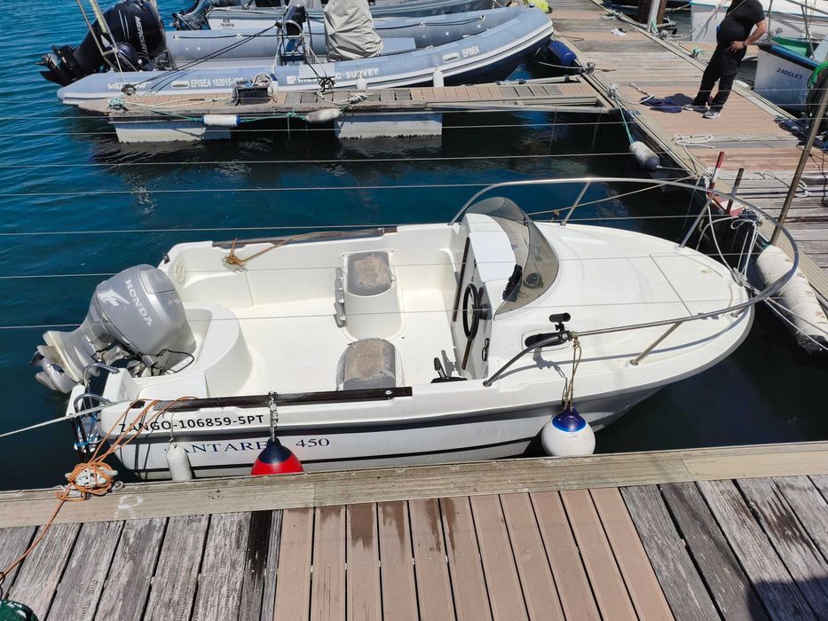 Barco Semi-Cabinado Beneteau Antares 450