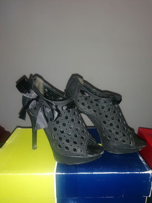 Sapatos pretos n35