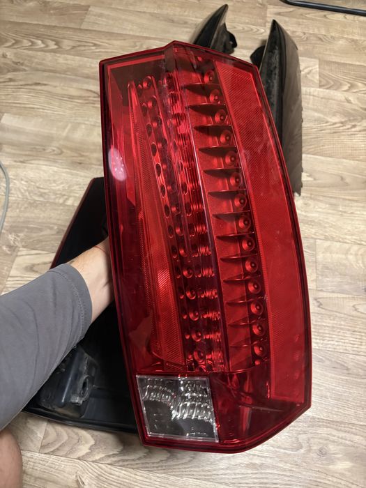 Задні стопи  Cadillac Escalade 3, Tahoe Escalade Suburban, Yukon 15890422/22884388
