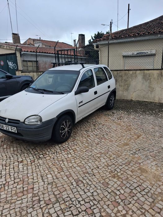 Carro com junta de cabeçote estragado
