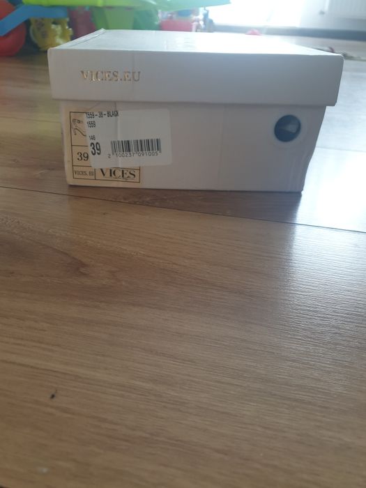 Nowe szpileczki rozm 39