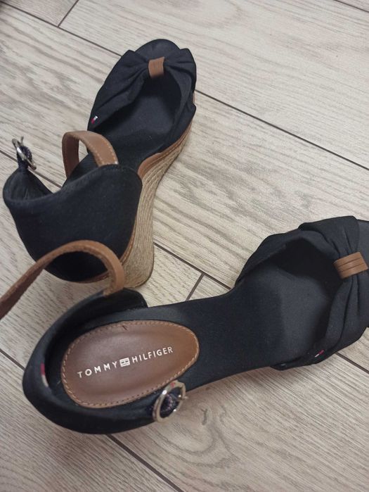 Sandały Tommy Hilfiger na platformie