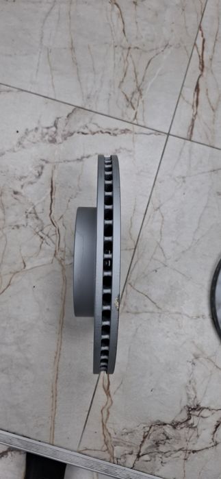 Продам передні гальмівні диски,Mazda 3 
Mazda CX-3 (20