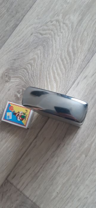 Огромная зажигалка
