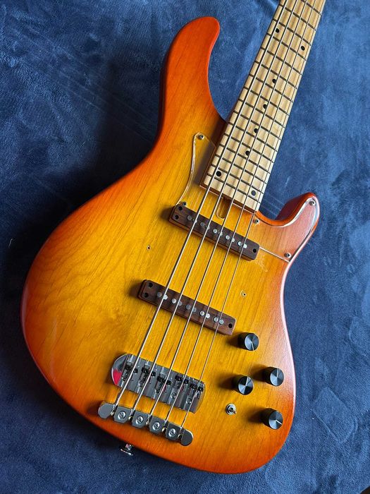 Bacchus Twenty Four Custom 5 Alder Made in Japan flagowy model bass gitara basowa japońska MiJ 5 strun