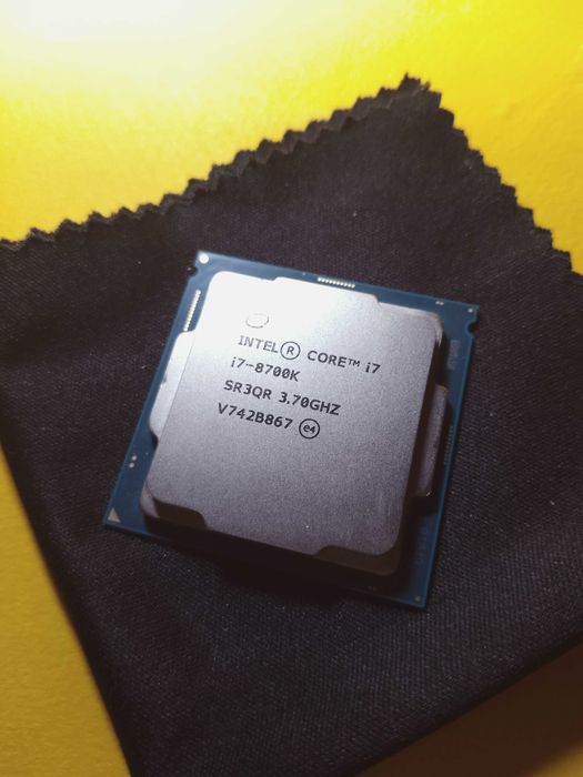 Процессор Intel Core i7 8700K ИДЕАЛ 6 ядер 12 потоков 1151 v2 3.7 GHz