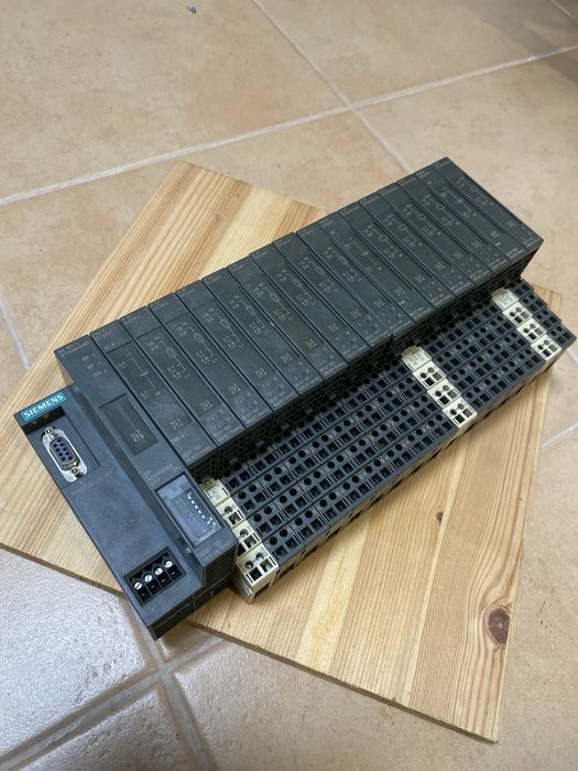 Siemens plc et200 usado