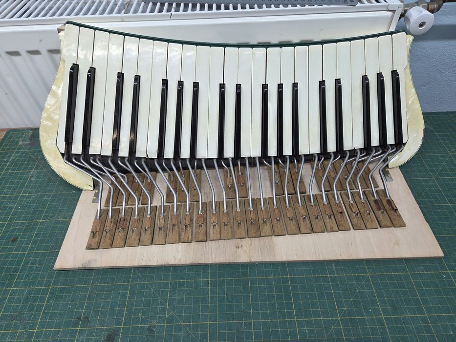 Klawiatura księżycowa do akordeonu