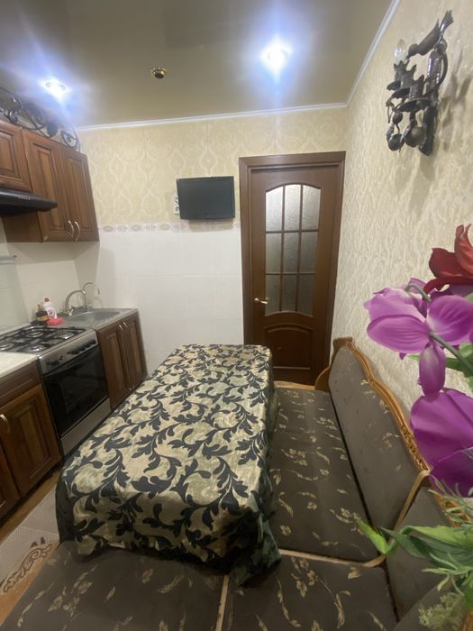 Посуточно 2ком квартира Шинник 12 квартал Б.Хмельницьк СВІТЛО Є ЗАВЖДИ