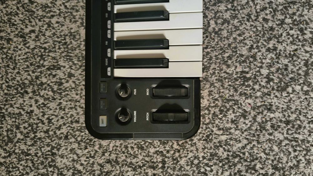 Line6 - MobileKeys49 + Pedał ekspresji