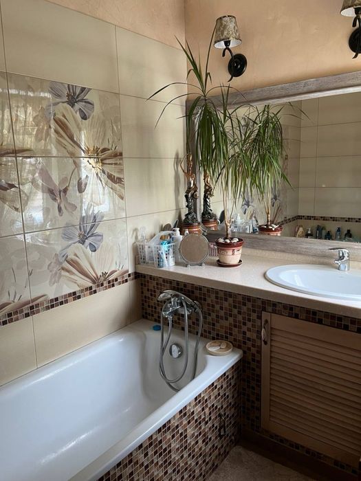 Район Центр.Продаж двоповерхової квартири