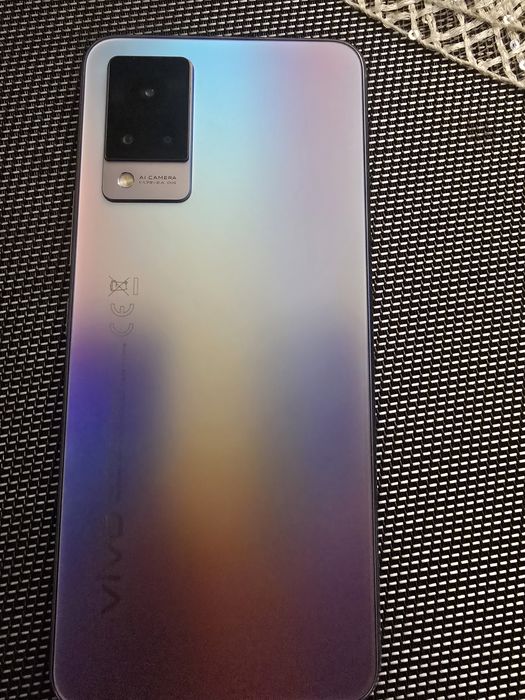 Telefon Vivo V21