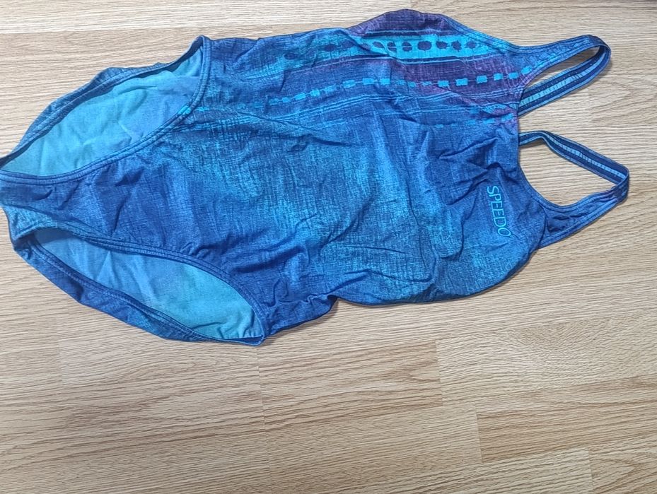 Купальник Speedo, закритий купальник