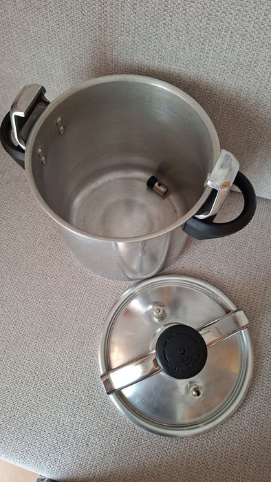 Panela de pressão Silampos,em aço inoxidável, 8L