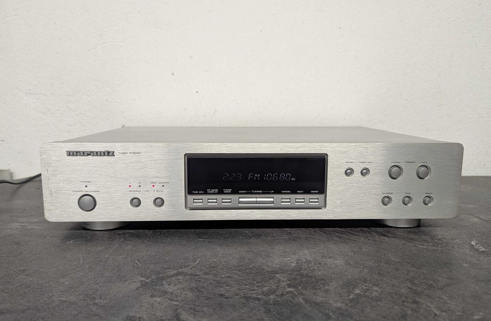 Стерео тюнер Marantz ST6000.