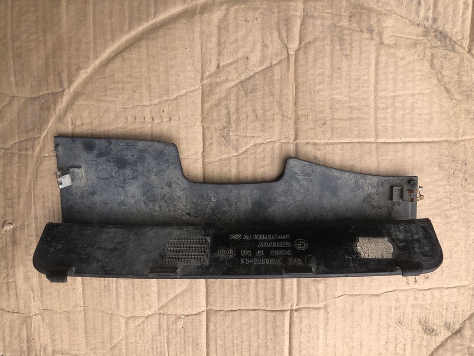 Zaślepka haka holowniczego BMW X3 E83 przed Lift