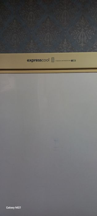 продам холодильник