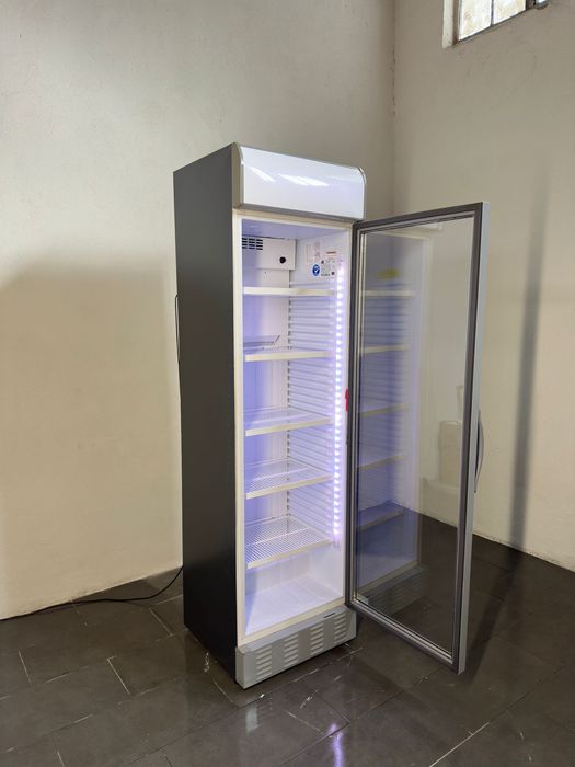 Chlodziarka witryna do napoi i nabialu 60 cm Frigoglass