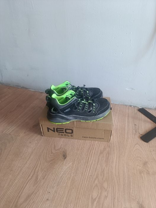 Buty neotools z blachą