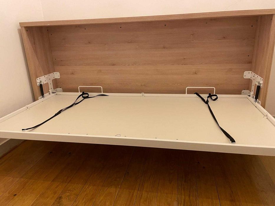 Móvel de parede com cama rebatível