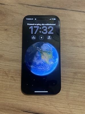 Iphone 15, stan bardzo dobry