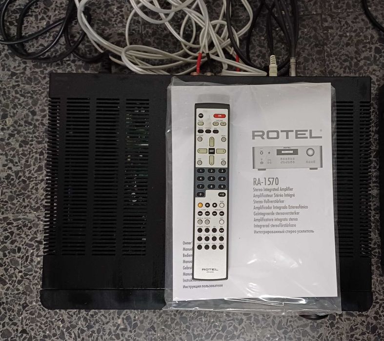Sistema de som ROTEL e TANNOY