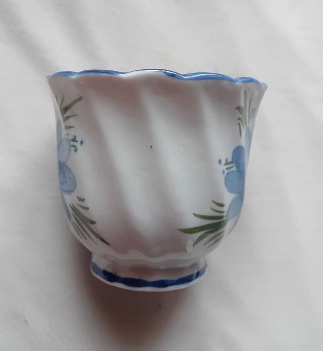Ceramiczna osłonka doniczki z kolumną, ręcznie malowana. I poł. XX w.