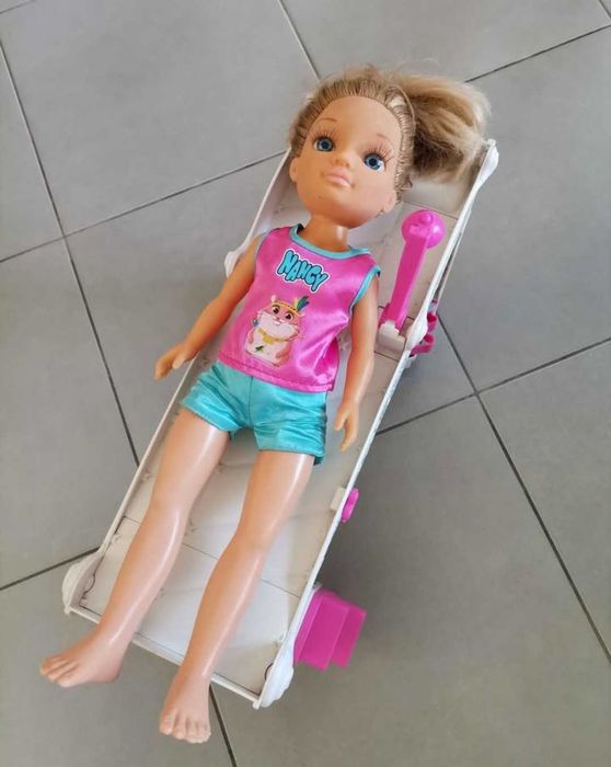 NANCY, um dia no quarto da Nancy