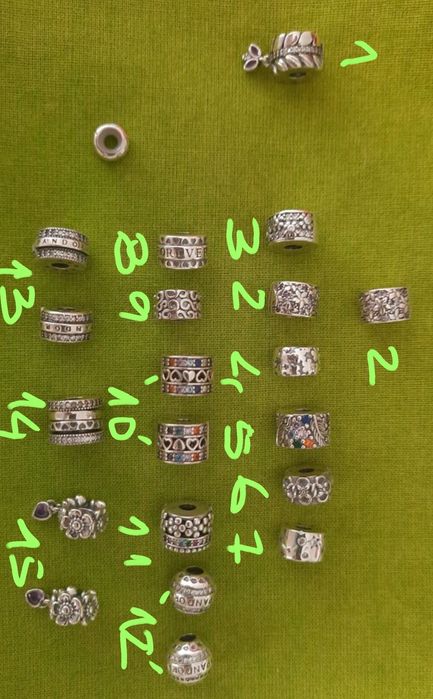 Clips-travöes, pulseiras e 'charms' em prata esterlina