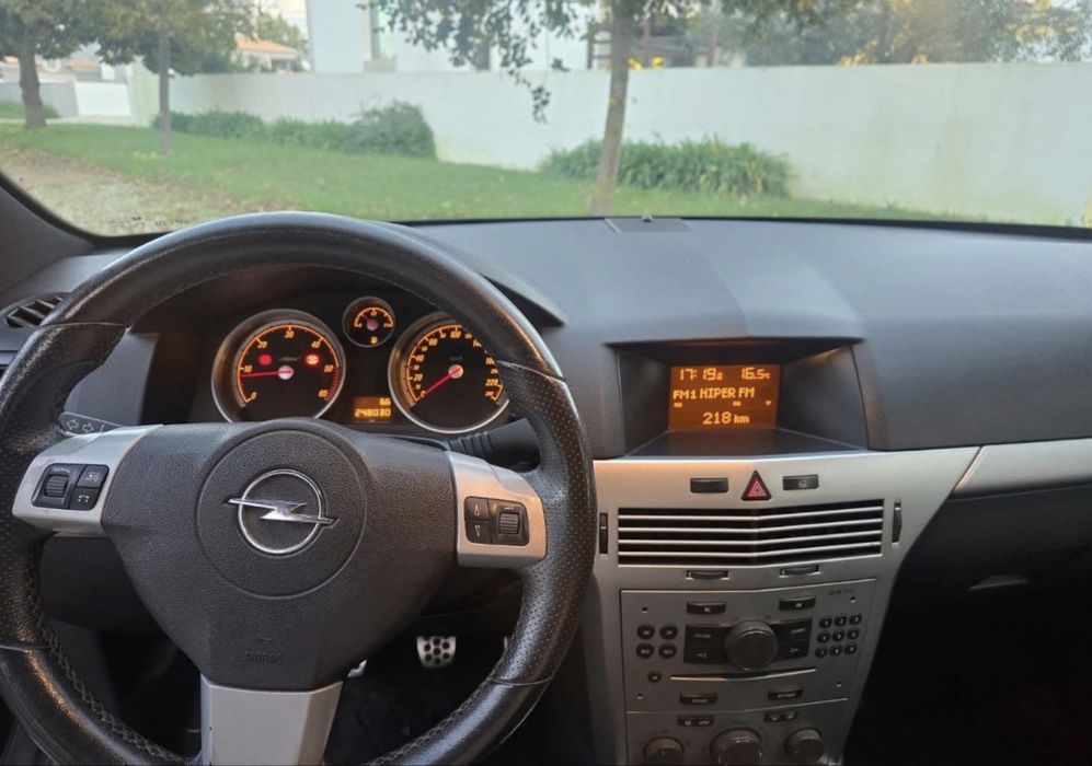 Opel astra gtc 2008