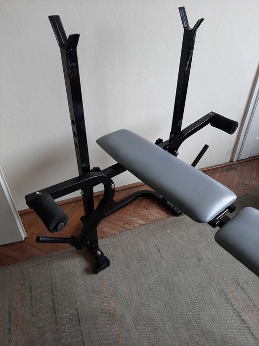 Zestaw kulturystyczny do treningu domowego: ławeczka, sztanga, hantle