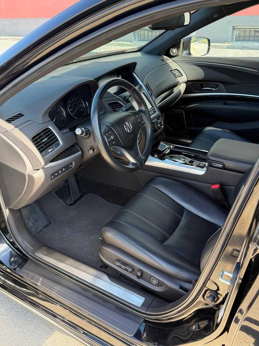 Acura RLX 3,5 V6 Sport Hybrid SH-AWD / Honda Legend