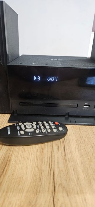 Mini wieża Samsung z bluetooth pilotem MM J320