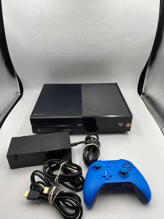 Konsola Xbox one 500gb + pad + kable