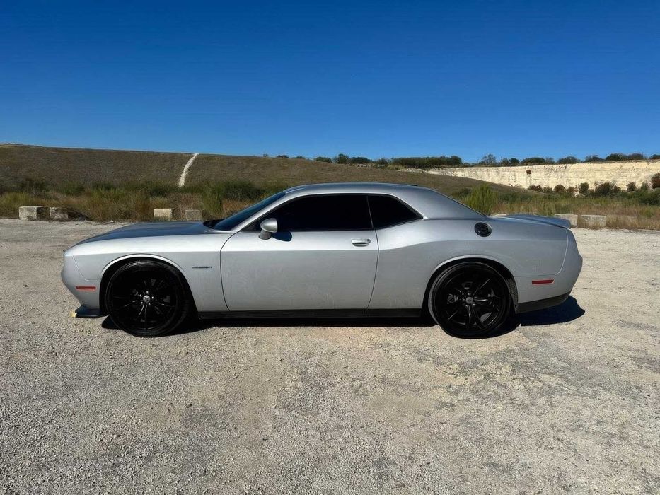 Dodge Challenger SXT      2020
