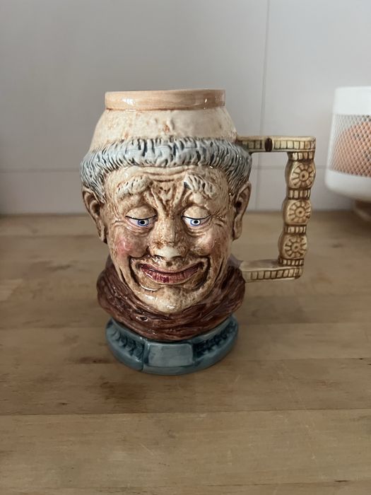 Caneca grande trabalhada em ceramica447461785181235204
