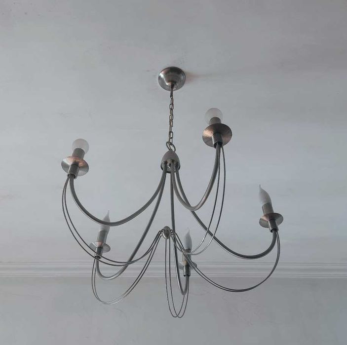 Candeeiro de teto em metal cromado