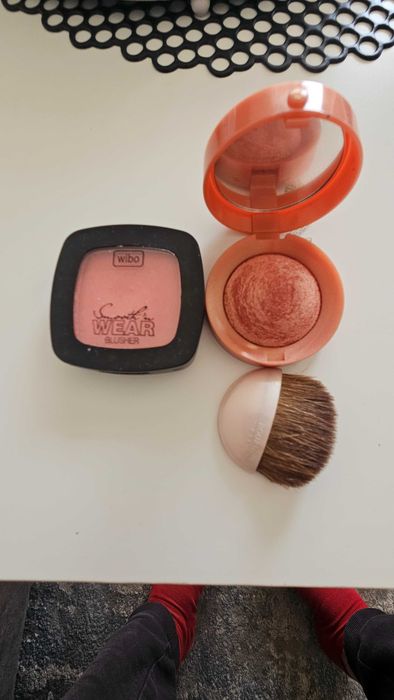 Cienie do powiek róże inglot bourjois avon