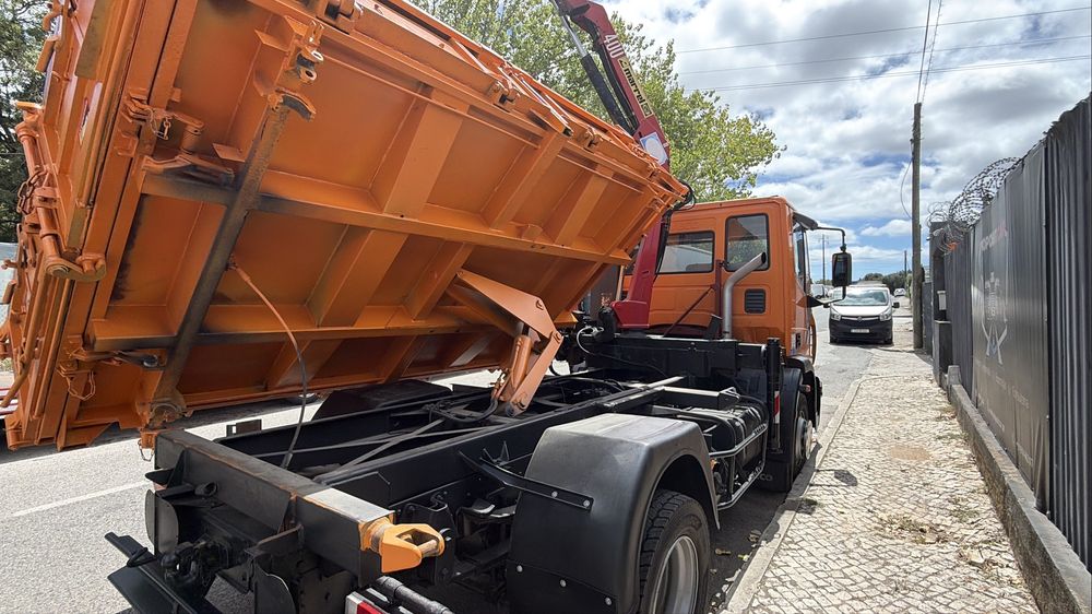 IVECO EUROCARGO 12T 180cv com Grua HMF400 Caixa Tri-Basculante com Apenas 177.000km ###OPORTUNIDADE###