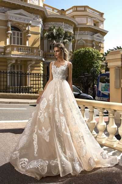 Piękna suknia ślubna