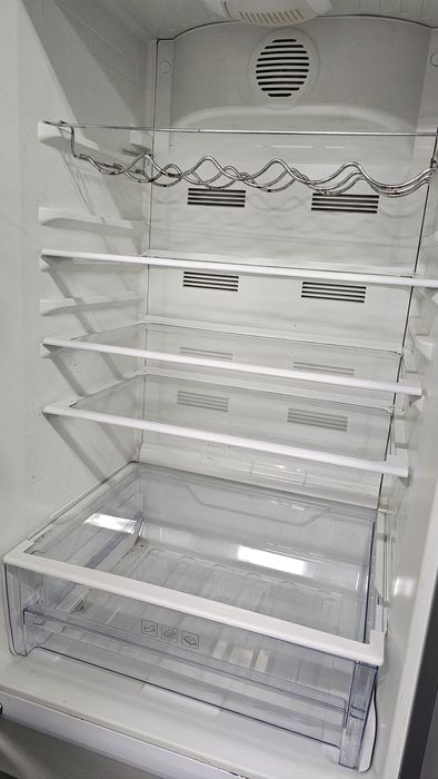 Frigorífico BEKO CN232220X Combinado