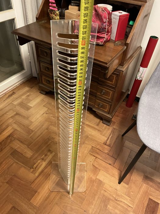 Porta CDs em acrílico