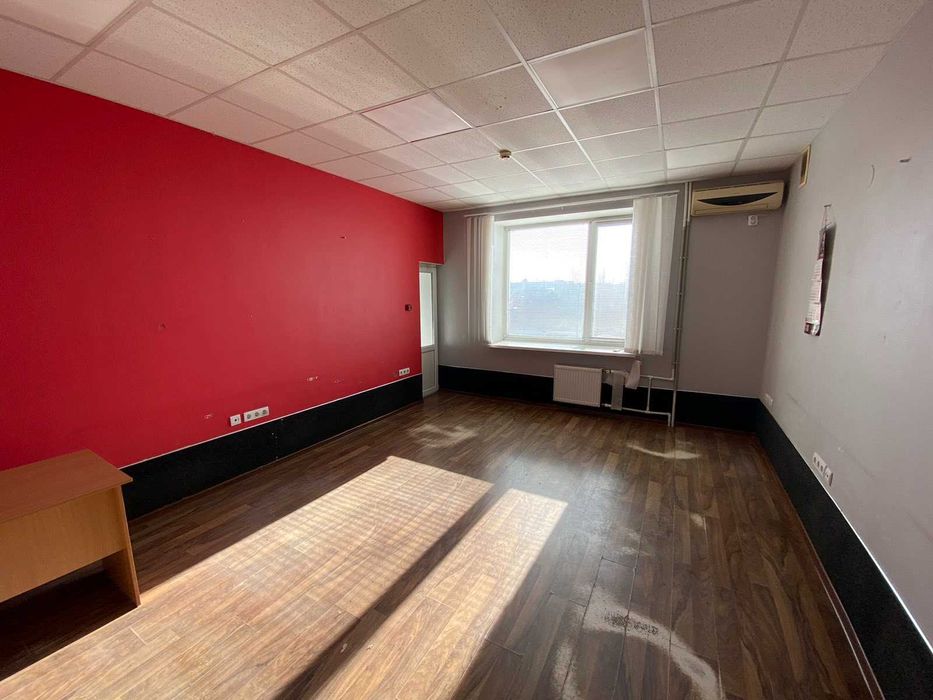 Центр Спаська офіс в бізнес-центрі 166 кв.м. ремонт ціна 165 тис.у.о.