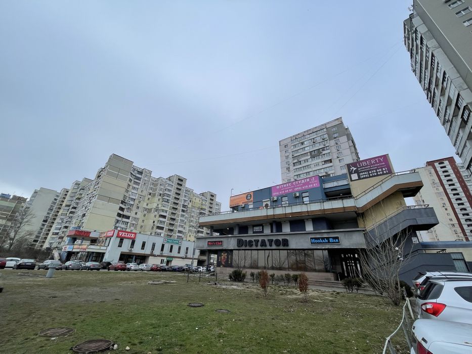 Продам 180 м2 Бажана Миколи пр-т Ревуцького М Харківська