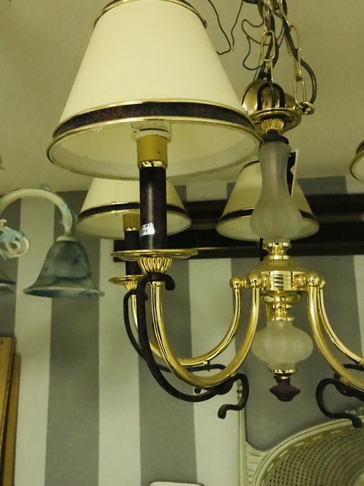 Candeeiro de teto novo - 4 abat-jours