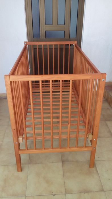 Berço de Bebé em Madeira
