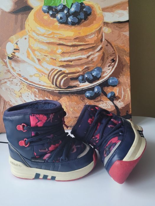 Зимові чобітки чоботи дутики Adidas, розмір EUR23, на ногу 13-13,5 см